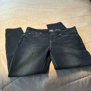 Levi’s Pull On Skinny Jeans